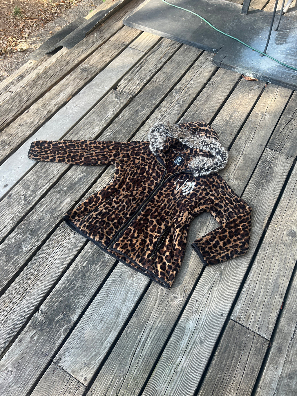 L leopard faux fur zip